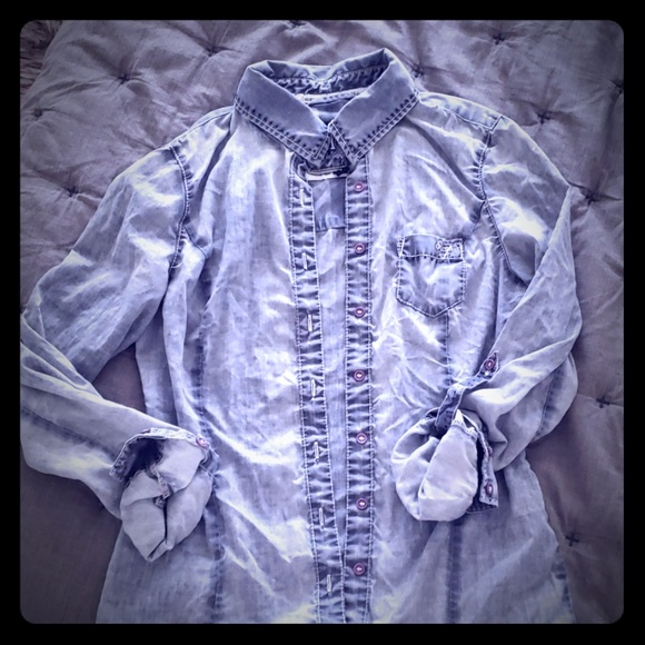 GUESS shirt..worn once size M - Picture 1 of 4